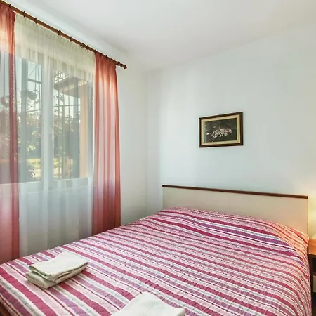 5 Bedroom Beautiful In *