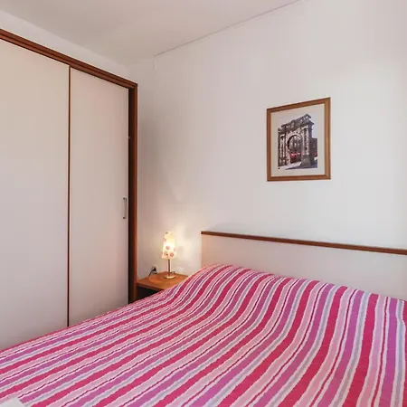 5 Bedroom Beautiful In