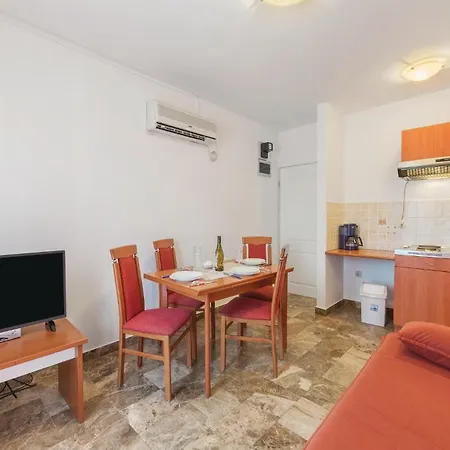 Apartmán 5 Bedroom Beautiful In