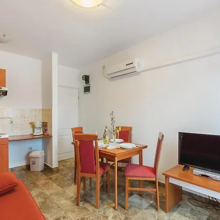 Apartmán 5 Bedroom Beautiful In