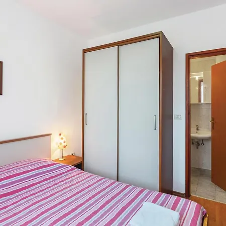 5 Bedroom Beautiful In Apartmán