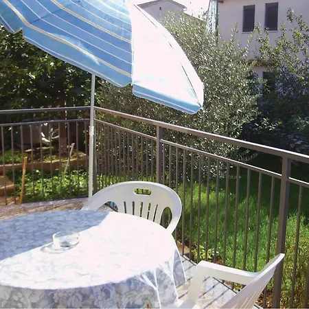 5 Bedroom Beautiful In Appartement *