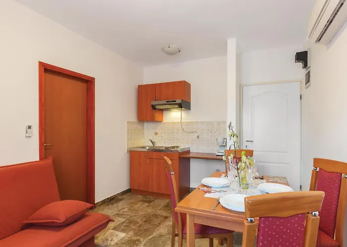 5 Bedroom Beautiful In