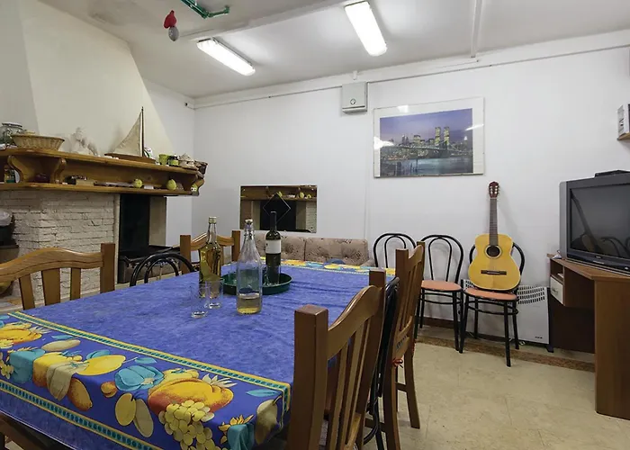 5 Bedroom Beautiful In Apartment *