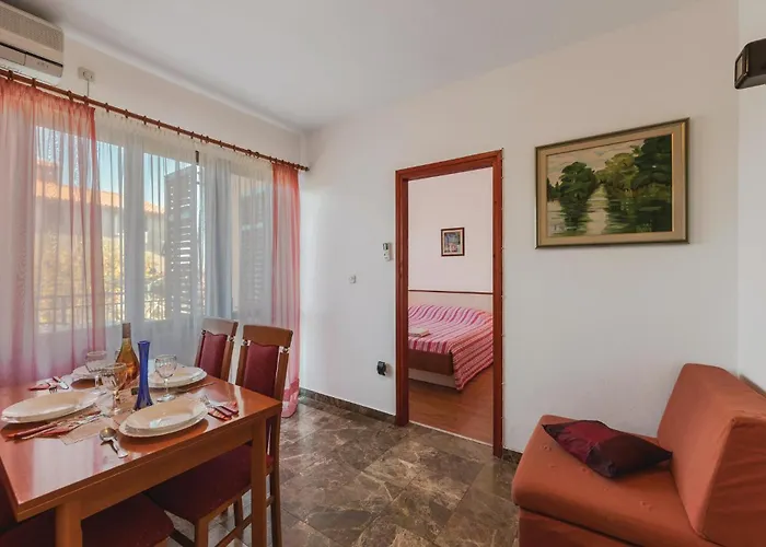 5 Bedroom Beautiful In