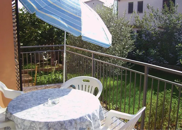 5 Bedroom Beautiful In Apartment *