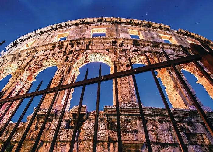 Apartment 5 Bedroom Beautiful In