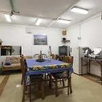5 Bedroom Beautiful In