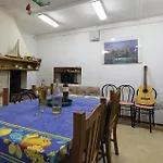 5 Bedroom Beautiful In דירה *