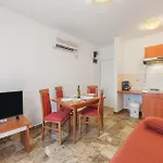 דירה 5 Bedroom Beautiful In