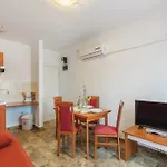 דירה 5 Bedroom Beautiful In