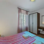 דירה 5 Bedroom Beautiful In פולה