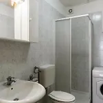 5 Bedroom Beautiful In דירה